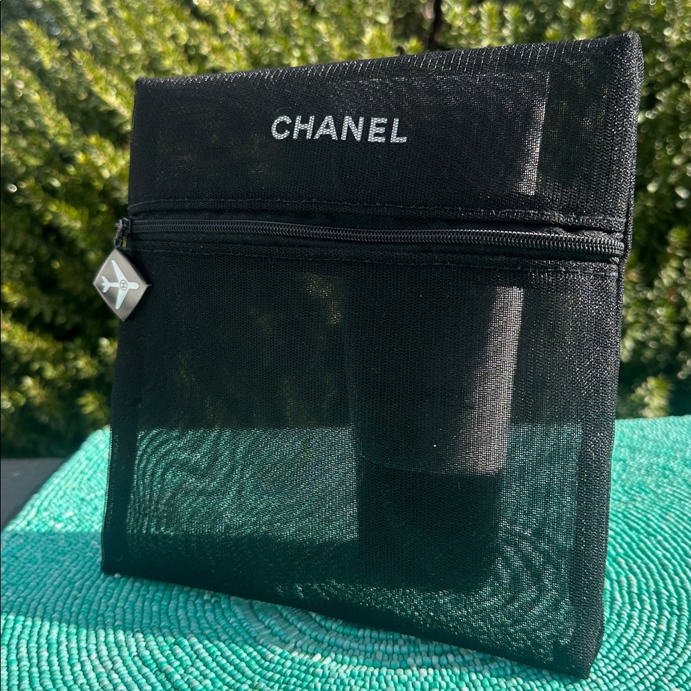 CHANEL Black Mesh Zipper travel Pouch-limited edition-used-good condition. - Picture 13 of 17